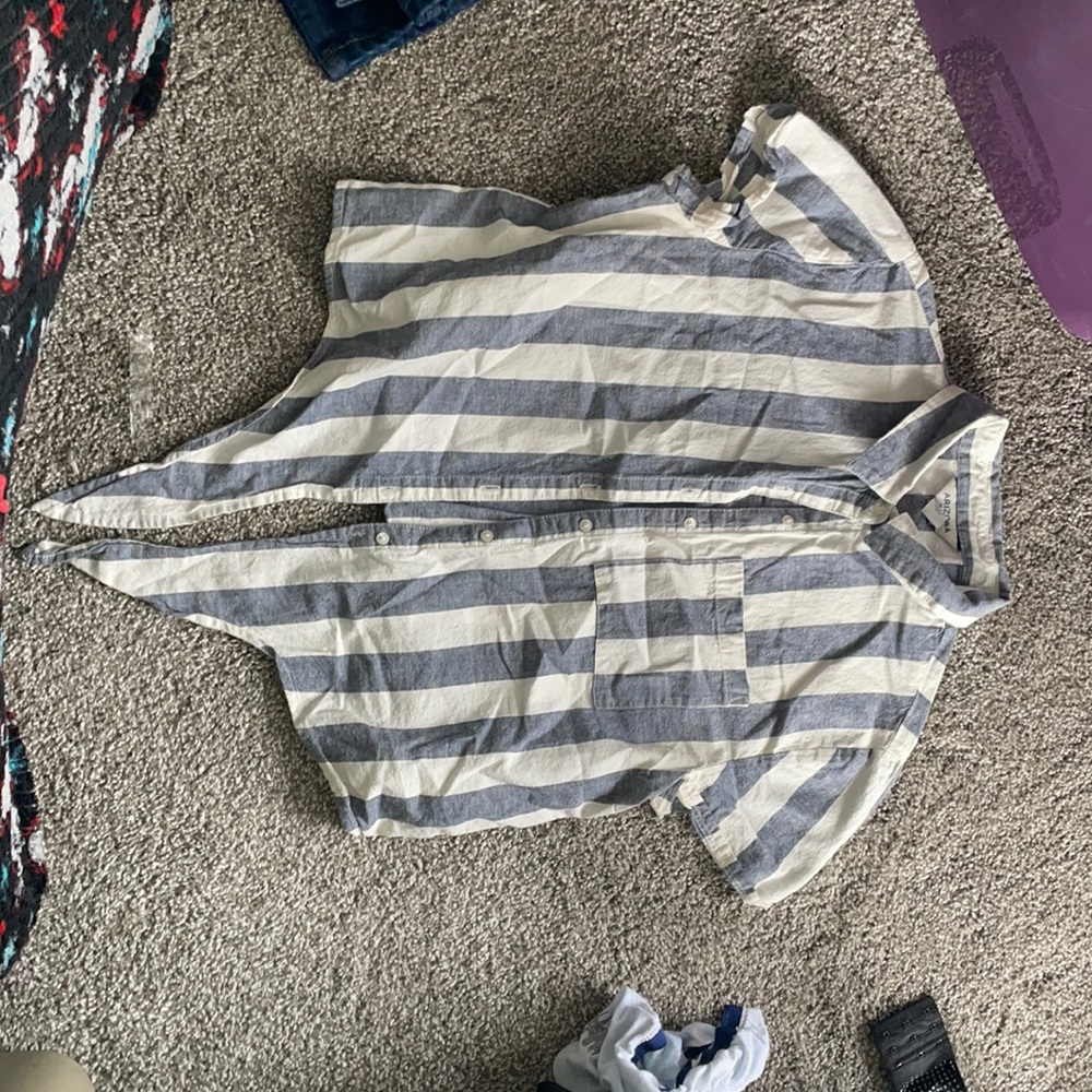 Crop top black and white